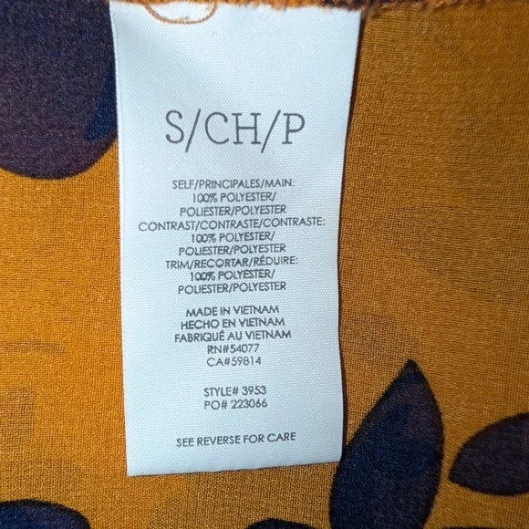 Cabi Geometric Pattern Top - Picture 9 of 10